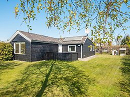 8 Person Holiday Home in Grenaa