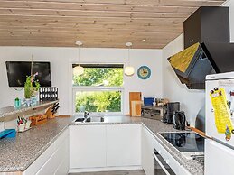 6 Person Holiday Home in Roslev