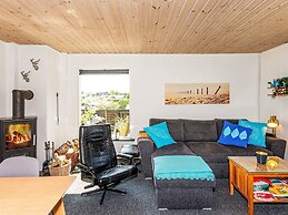 6 Person Holiday Home in Roslev