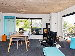 6 Person Holiday Home in Roslev