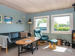 6 Person Holiday Home in Hemmet