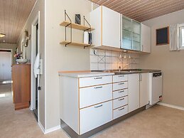 6 Person Holiday Home in Hemmet