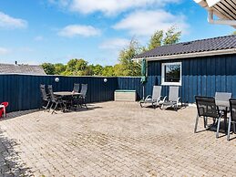 6 Person Holiday Home in Hemmet