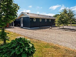 6 Person Holiday Home in Hemmet