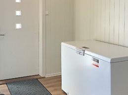 6 Person Holiday Home in Averoy-by Traum