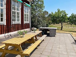 9 Person Holiday Home in Morlunda