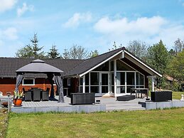 8 Person Holiday Home in Hadsund
