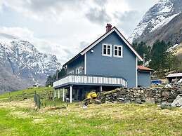 6 Person Holiday Home in Gudvangen-by Traum