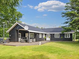 6 Person Holiday Home in Thyholm