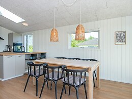 6 Person Holiday Home in Ronde