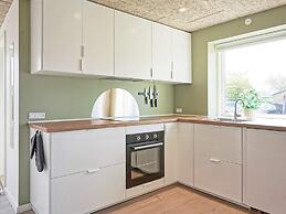 6 Person Holiday Home in Ronne-by Traum