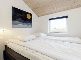 6 Person Holiday Home in Vaeggerlose
