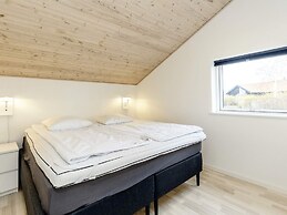 6 Person Holiday Home in Vaeggerlose