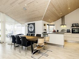 6 Person Holiday Home in Vaeggerlose