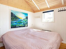 6 Person Holiday Home in Vaeggerlose