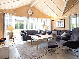 6 Person Holiday Home in Vaeggerlose