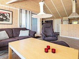 6 Person Holiday Home in Vaeggerlose