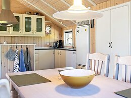 6 Person Holiday Home in Vaeggerlose