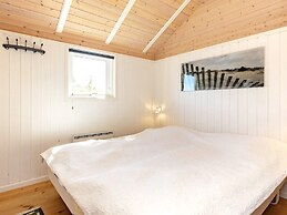 6 Person Holiday Home in Vaeggerlose