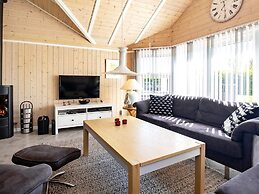 6 Person Holiday Home in Vaeggerlose