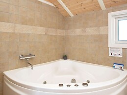 6 Person Holiday Home in Vaeggerlose