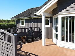 6 Person Holiday Home in Vaeggerlose