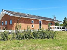 10 Person Holiday Home in Juelsminde-by Traum