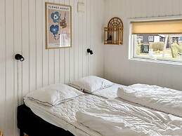 10 Person Holiday Home in Juelsminde-by Traum