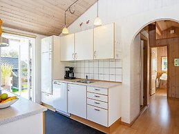 10 Person Holiday Home in Juelsminde-by Traum