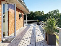 10 Person Holiday Home in Juelsminde-by Traum