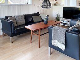 10 Person Holiday Home in Juelsminde-by Traum