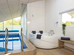 10 Person Holiday Home in Juelsminde-by Traum