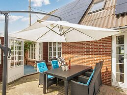 10 Person Holiday Home in Thyboron