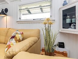 6 Person Holiday Home in Vaeggerlose