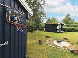 6 Person Holiday Home in Vaeggerlose