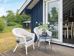 6 Person Holiday Home in Vaeggerlose