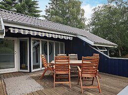 6 Person Holiday Home in Vaeggerlose