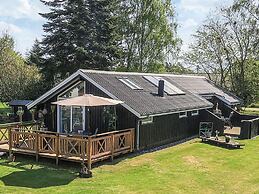 6 Person Holiday Home in Vaeggerlose