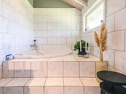 6 Person Holiday Home in Vaeggerlose