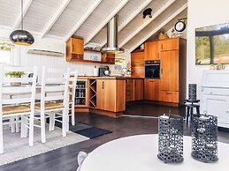 6 Person Holiday Home in Vaeggerlose