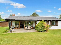 6 Person Holiday Home in Dronningmolle