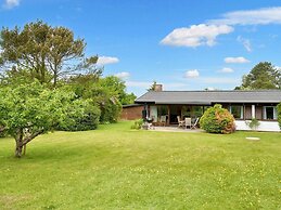 6 Person Holiday Home in Dronningmolle
