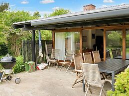 6 Person Holiday Home in Dronningmolle