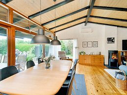 6 Person Holiday Home in Dronningmolle