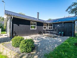 6 Person Holiday Home in Hemmet