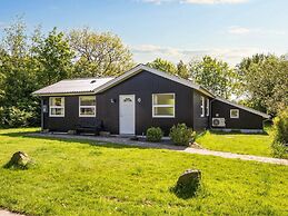 6 Person Holiday Home in Hemmet