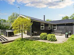 6 Person Holiday Home in Hemmet