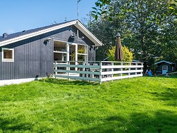 6 Person Holiday Home in Hemmet