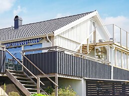 4 Person Holiday Home in Kungshamn-by Traum