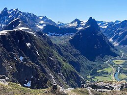 6 Person Holiday Home in Averoy-by Traum